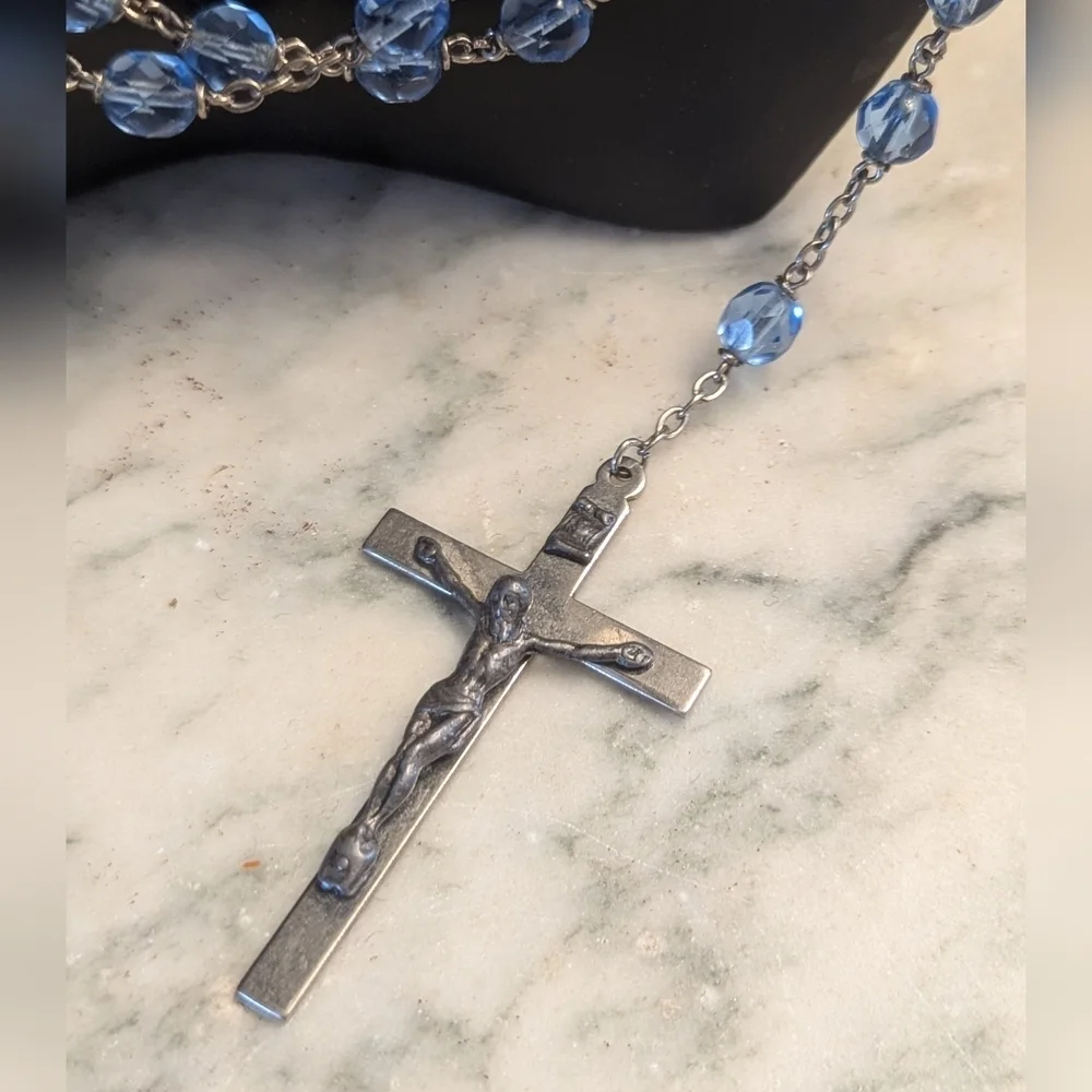 Rosary Beads Blue Silvertone Crucifix Well made Beautiful Italy Vintage